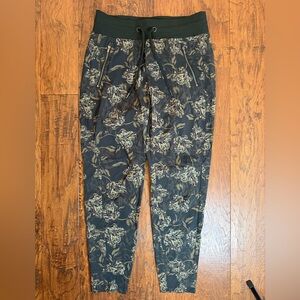 Athleta Trekkie North Printed Joggers